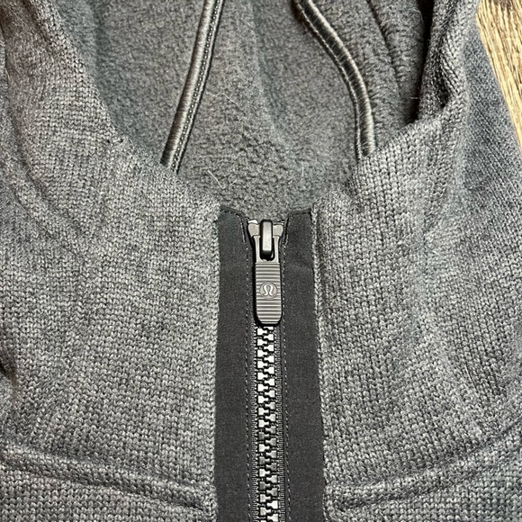 Lululemon Its Fleecing Cold Pullover in Heathered Black Women’s Size 6 - Picture 5 of 9